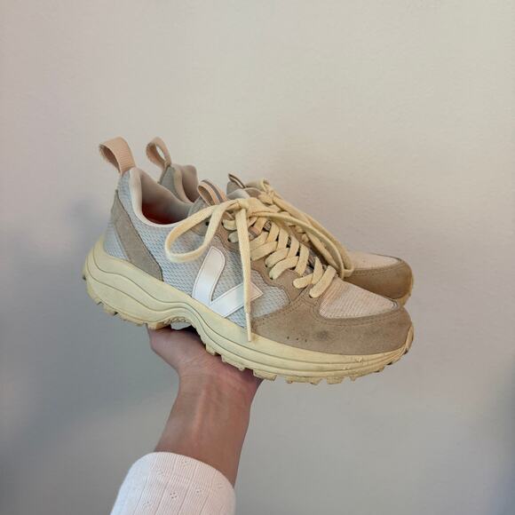 VEJA Shoes - Veja Venturi Sneakers Sz 38 / 7